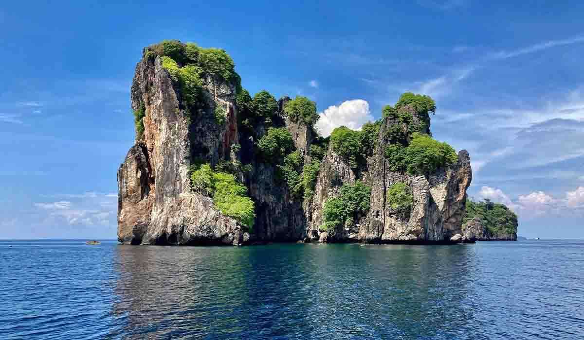 One Of The Must-Visit Islands Near Phi Phi